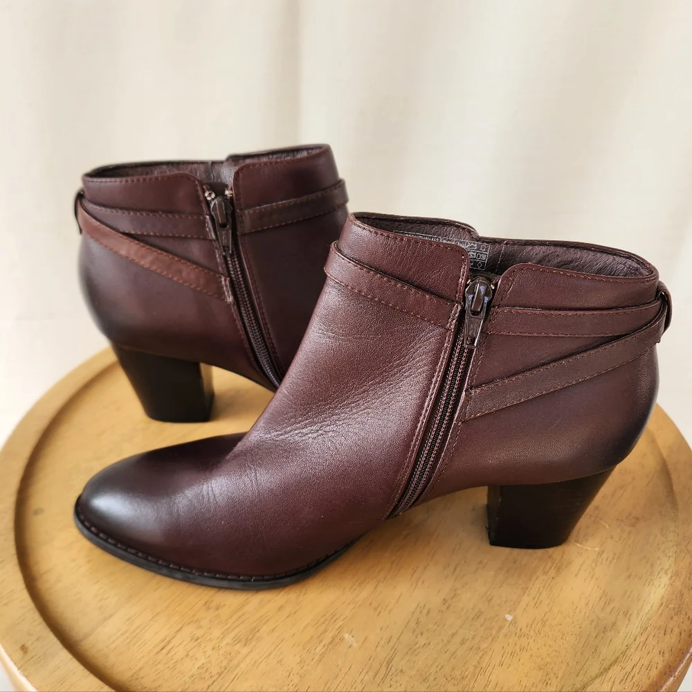Vionic Upton Brown Ankle Boots